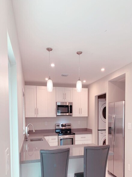 Kitchen - 2852 SW 36th Ave