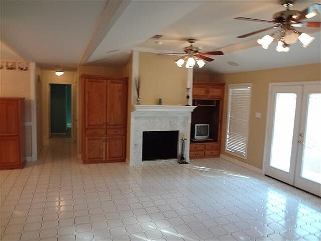 Building Photo - 8120 Heatherbrook Trail