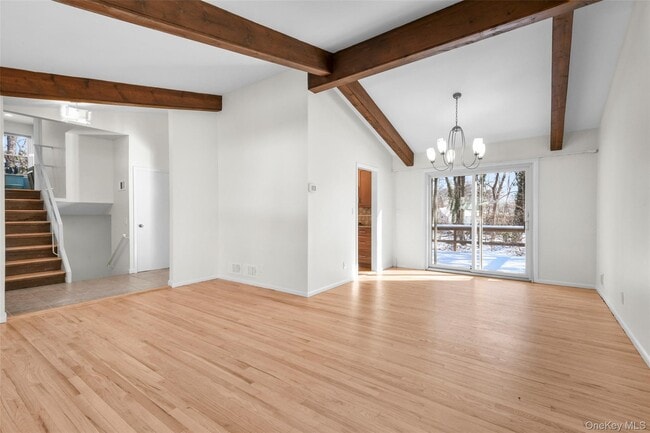 Building Photo - 25 Woodhollow Ln