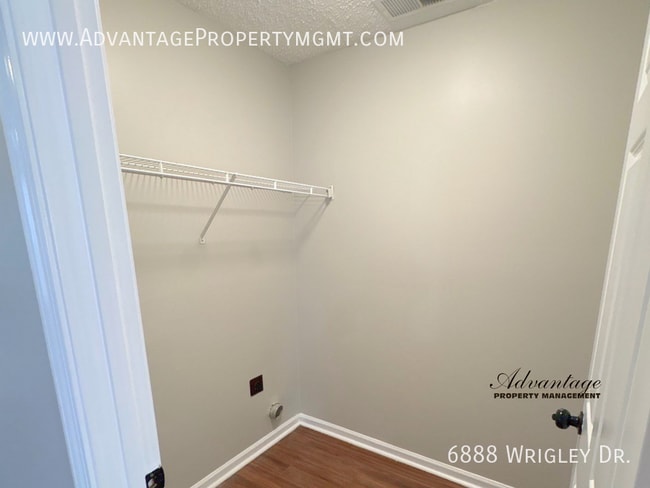 Building Photo - 6888 Wrigley Dr