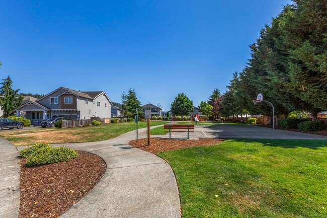 Building Photo - Beautiful 3-bed/2-bath Orting Home in Rive...