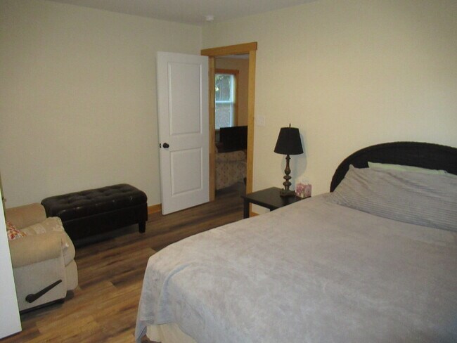 Building Photo - Fully Furnished Short-Term Rental in Dalla...