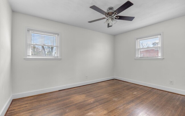 Building Photo - For Rent. 4 Bedrooms