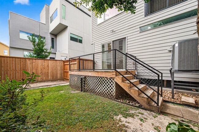 Building Photo - 1232 W 24th St