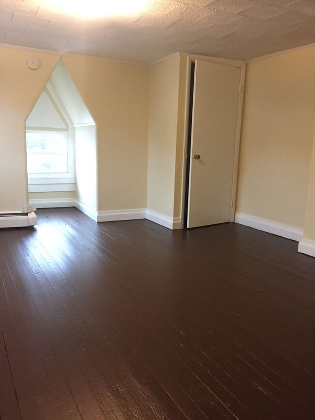 Building Photo - Spacious 3BR House in Columbia!