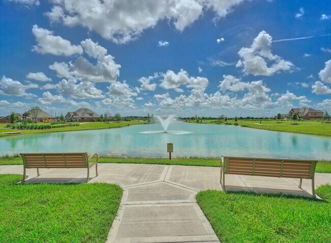 Building Photo - 9539 Summer River Dr