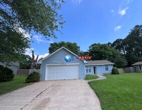 Building Photo - Renovated ranch in the SPRAYBERRY cluster ...