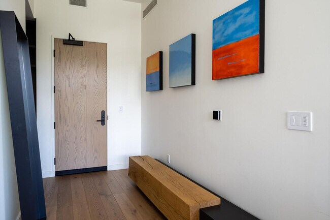 Building Photo - 4 Boathouse Way