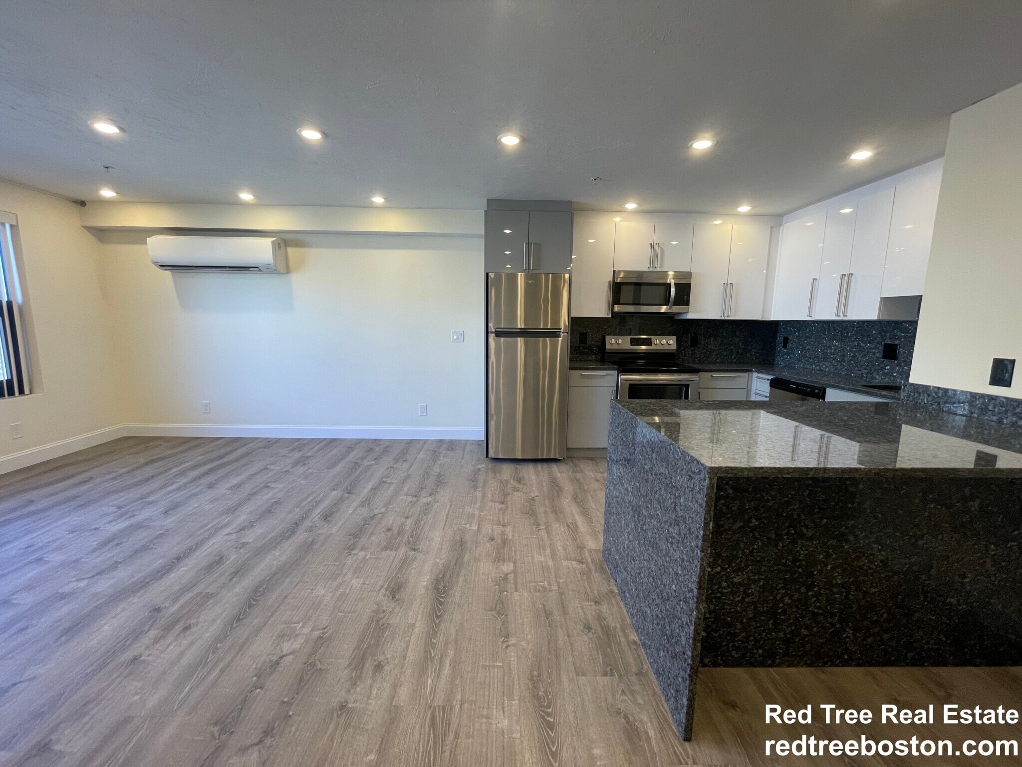 Building Photo - 1028a Commonwealth Ave