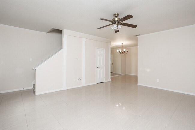 Building Photo - 9800 Pagewood Ln