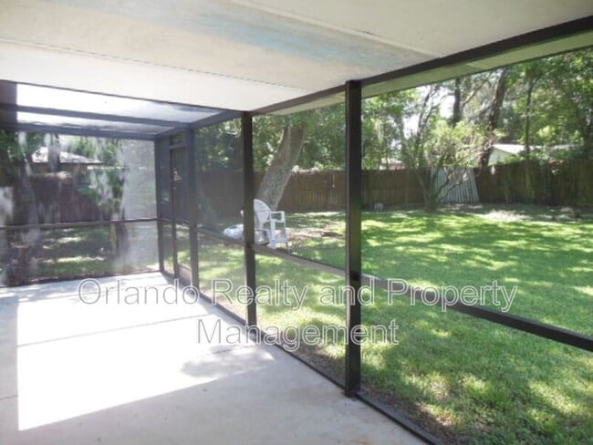 Building Photo - 404 Oakhurst St