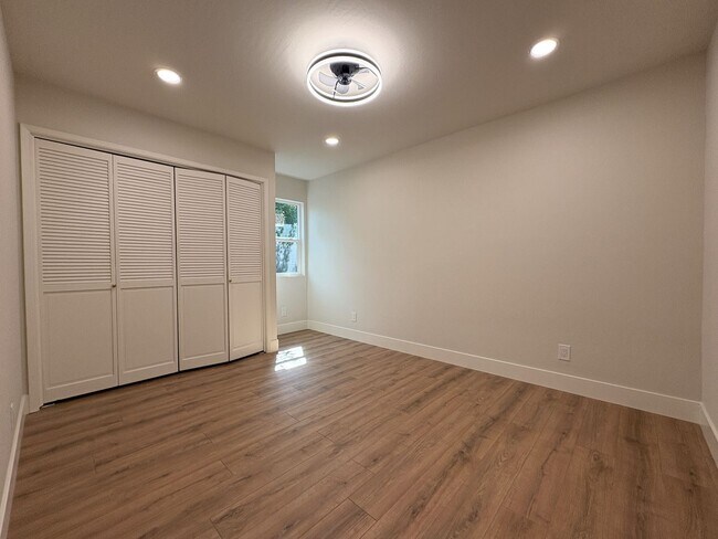 Building Photo - Modern Oasis in the Heart of Los Altos – U...