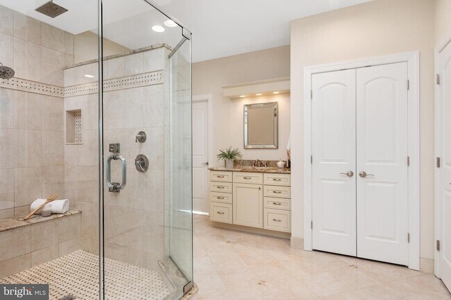 Building Photo - 1576 Bay Head Rd