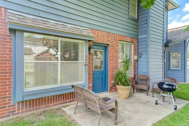 Building Photo - 14403 Cypress Green Dr