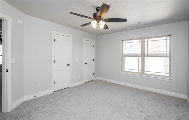 Building Photo - 711 Saddlehorn Dr