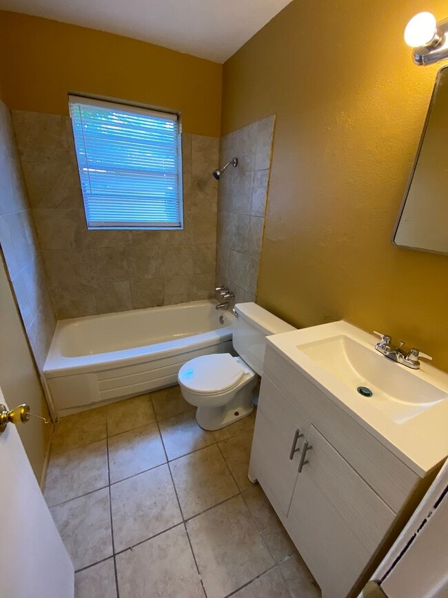 Building Photo - Freshly Renovated 3 Bedroom Home for Lease in North Shreveport