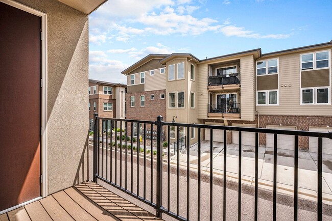 Building Photo - Amazing WesTown Condo with Garage Availabl...