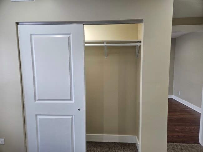 Building Photo - 3040 N Cicero Ave