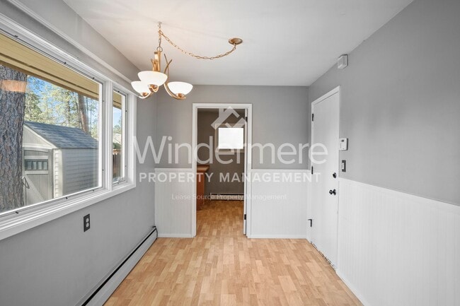 Building Photo - Fantastic Updated South Hill Rancher 3 Bedroom 2 Bath with Hardwood throughout
