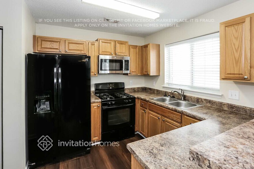 Building Photo - 8611 Meadowmont View Dr