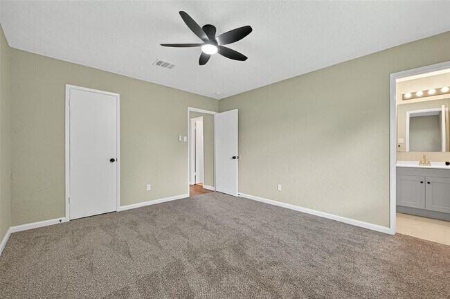 Building Photo - 17518 Autumn Hills Dr