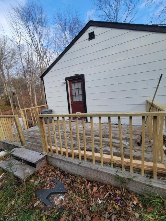 Building Photo - 16 Beech Ct