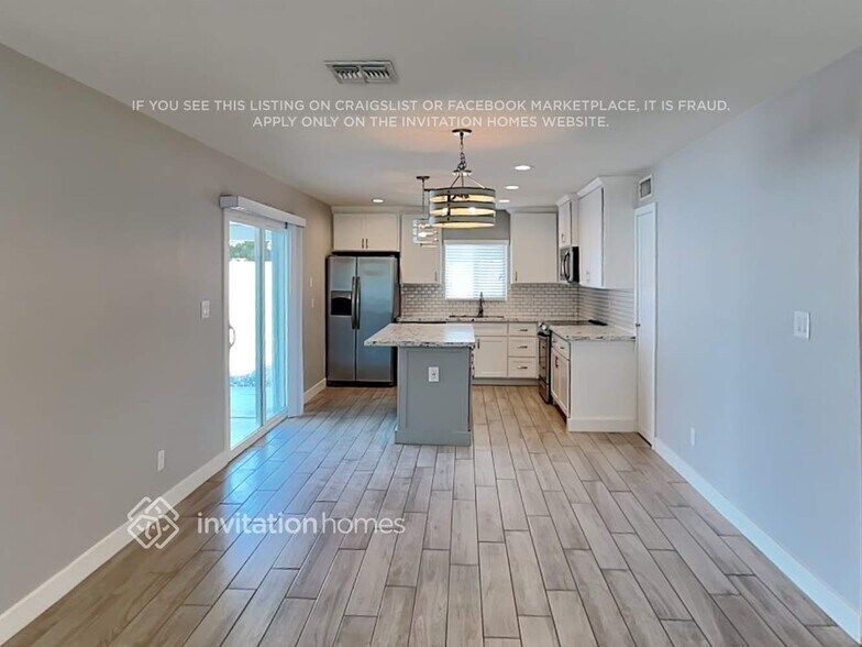 Building Photo - 2028 E Minton Dr