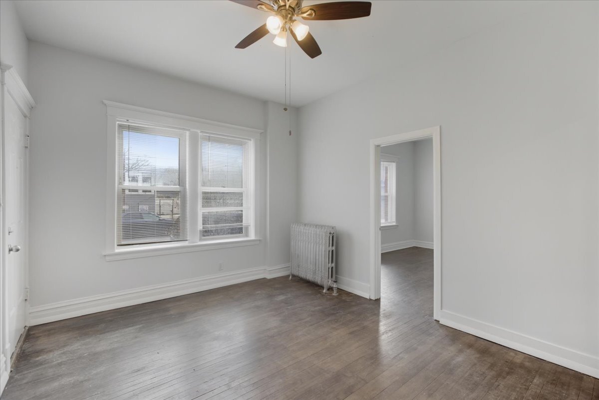 Building Photo - 2552 N Kildare Ave