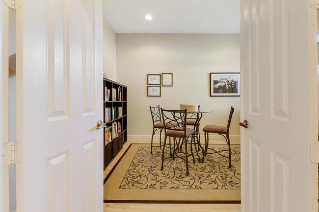 Building Photo - 7112 Maidstone Dr
