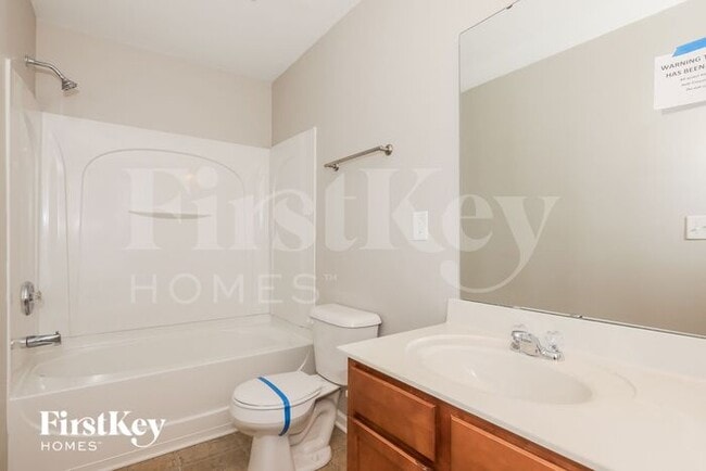 Building Photo - 1008 Rural Farm Rd