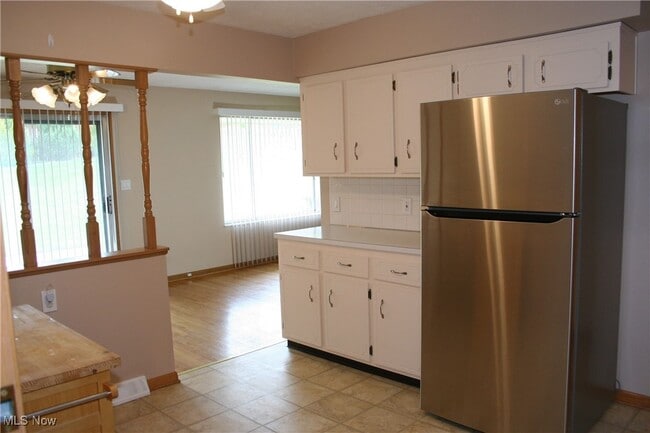 Building Photo - 300 Calvin Dr