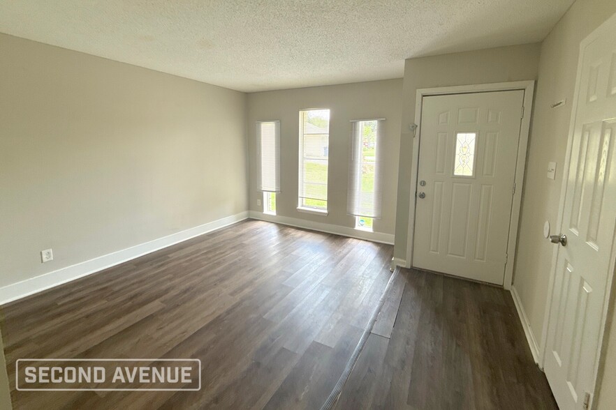 Building Photo - 7518 Canary Cir