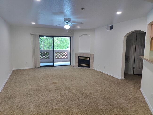 Building Photo - Biltmore / Arcadia Lite - 32nd St & Camelback