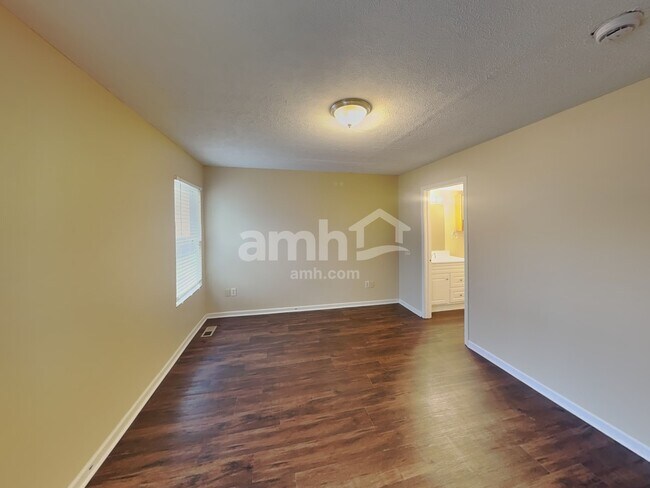 Building Photo - 7901 Chapel Stone Rd