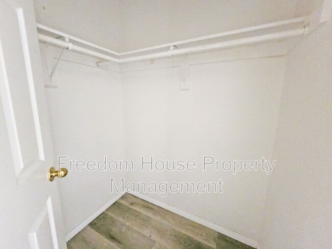 Building Photo - 1444 Star Rd