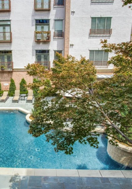 Building Photo - 2885 Woodside St