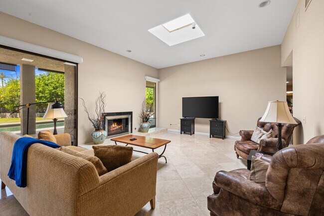 Building Photo - 70520 Gardenia Ct