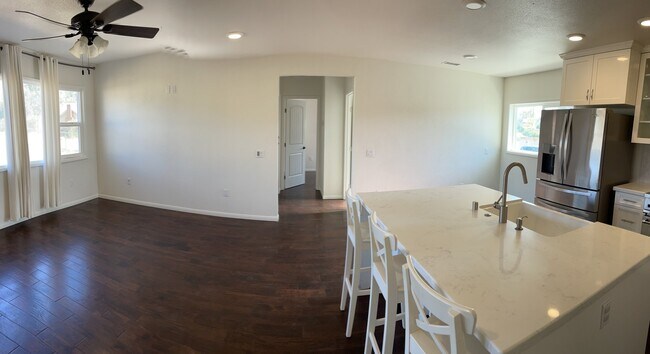 Building Photo - 1164 San Vicente Rd