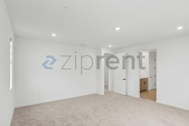 Building Photo - 3284 Oak Trl Dr