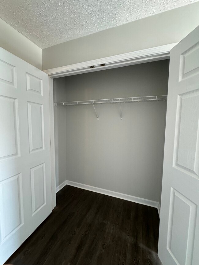 Building Photo - Woodfield