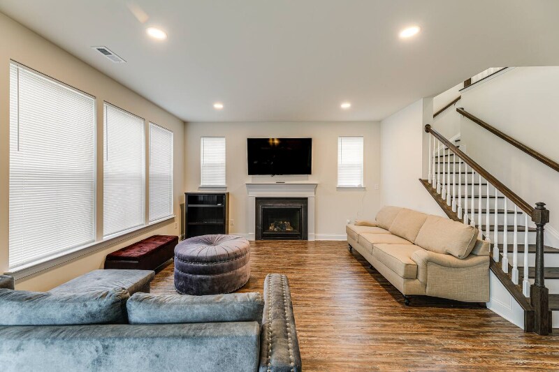 Building Photo - 23525 E Gate Dr
