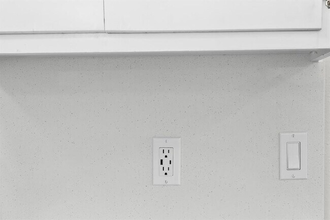 Building Photo - 10807 Lambert Cir