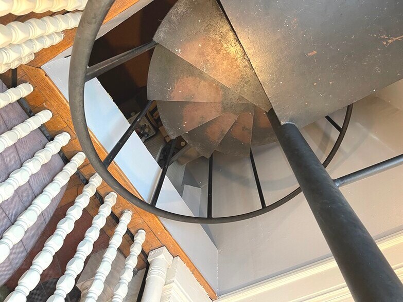 Building Photo - 511 Beacon St