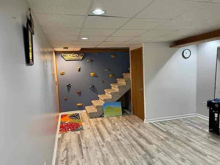 Building Photo - 84 Maplewood Dr