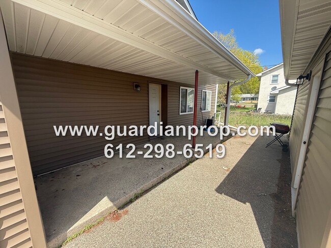 Building Photo - 7535 Cloman Way E