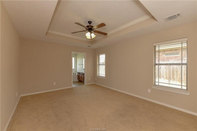 Building Photo - 1011 Emerald Dove Ave