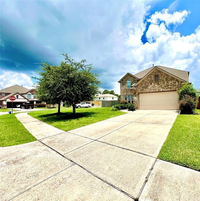 Building Photo - 21203 Flowering Dogwood Cir