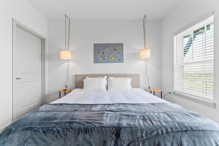 Building Photo - 14515 Star Water Rd