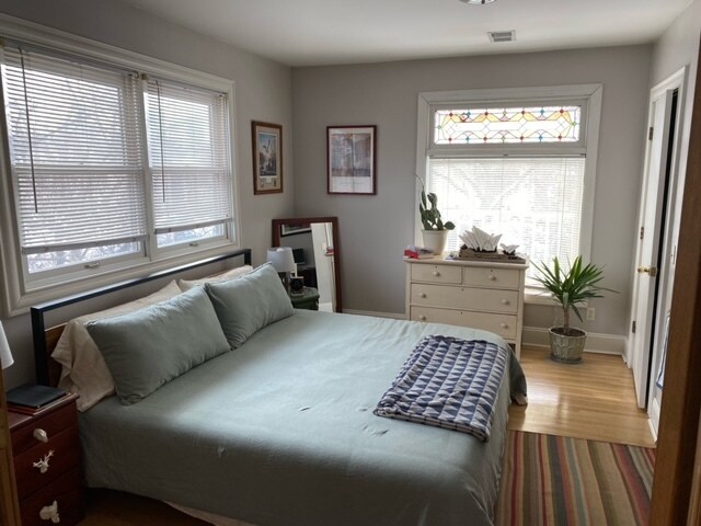 Building Photo - 605 4th St NE