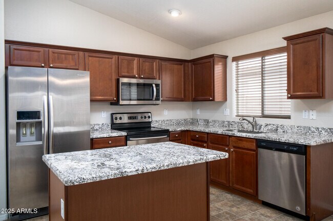 Building Photo - 3717 W Santa Cruz Ave